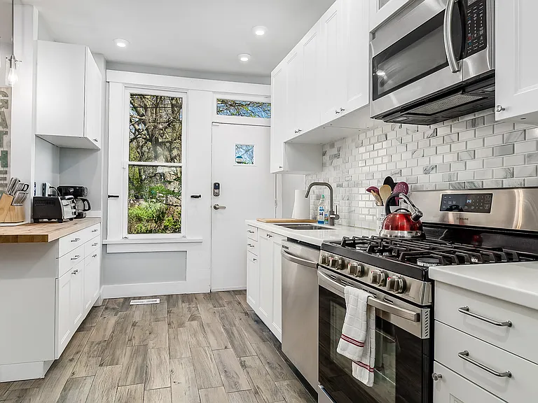880 Harrison Ave — Photo 4
