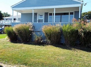 71 Aquidneck Ave, Portsmouth, RI 02871