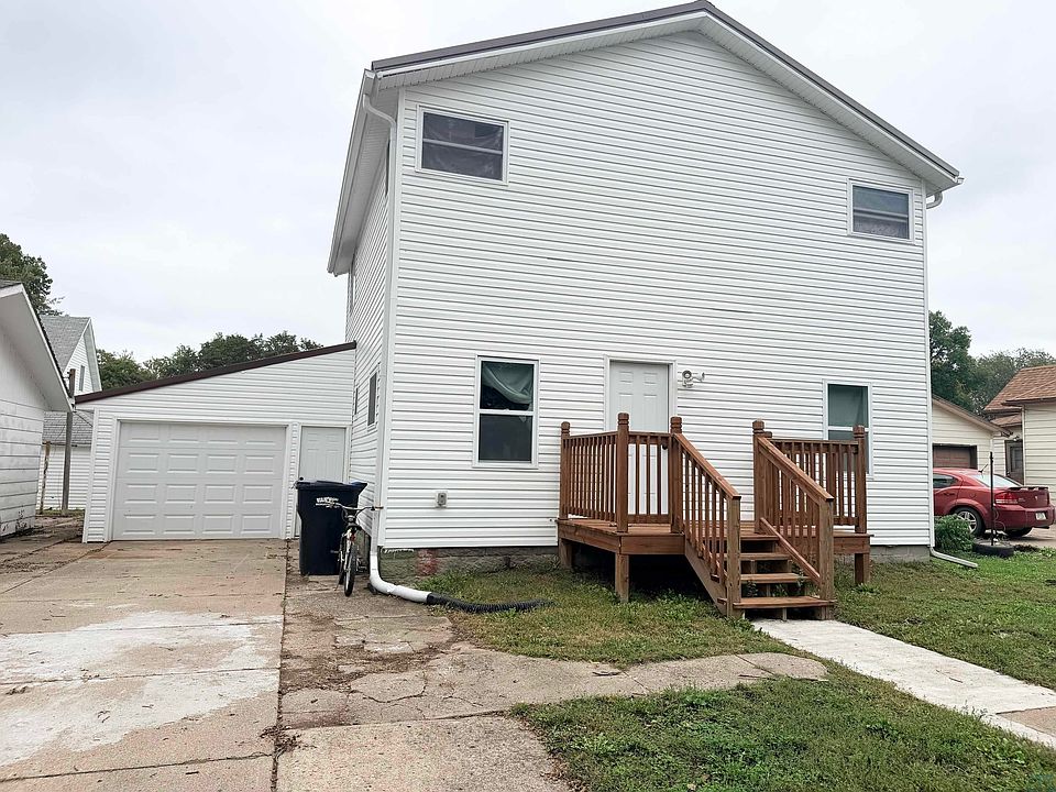 1st image of 421 Sargent St