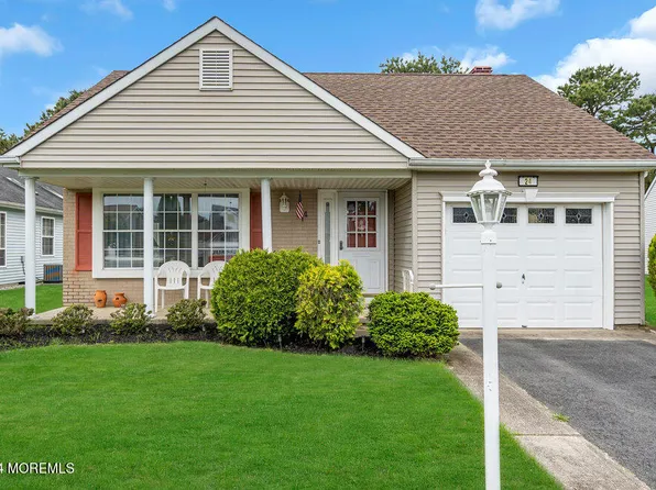 24 Carmacks Way, Toms River, NJ 08757