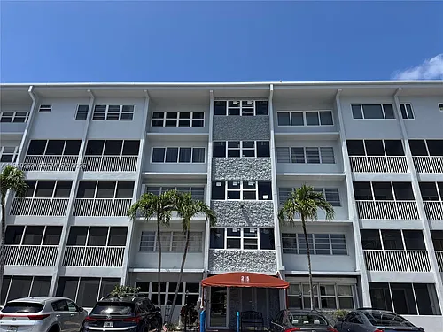 215 SE 3rd Ave #305A Photo 1