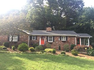 1212 Huntingdon Rd, Winston Salem, NC 27104