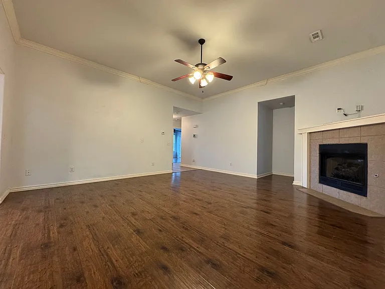 3905 W Amour Dr — Photo 3