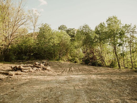 5th image of 2697 Pine Ridge Rd
