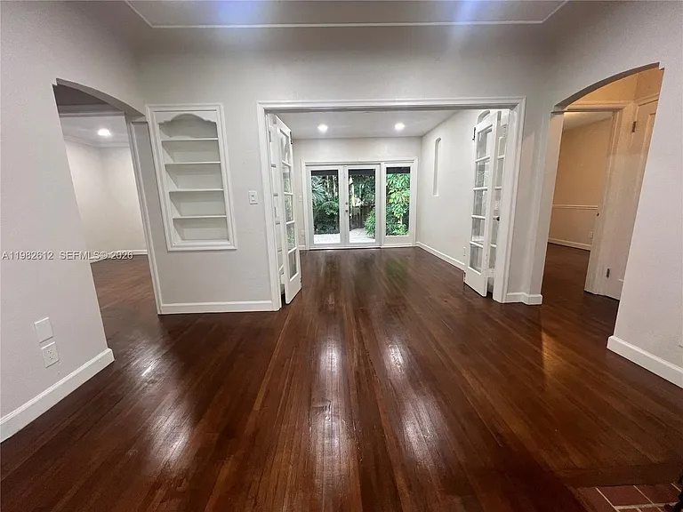 1900 Tigertail Ave — Photo 14