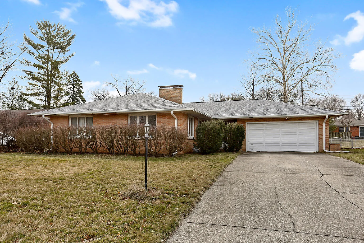 405 Burkwood Ct W photo 1