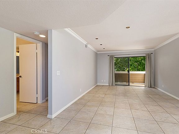4th image of 65 Laurel Ln