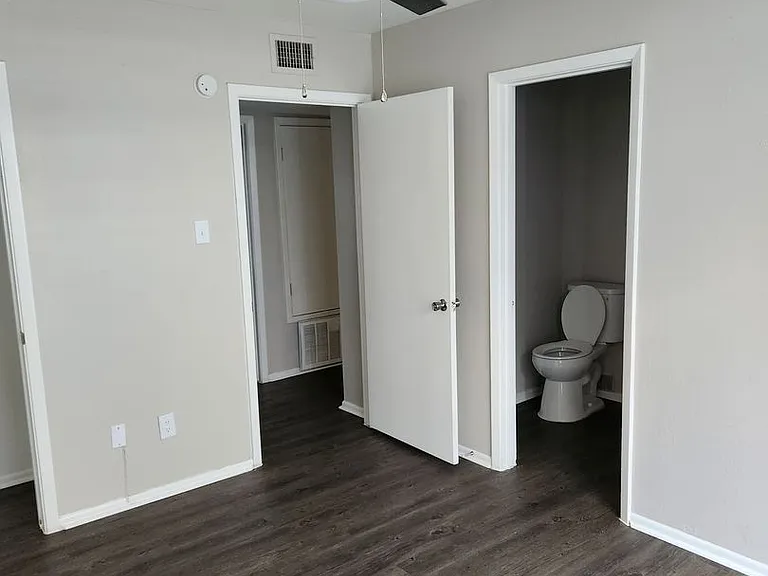 Casa Del Rey Apartments — Photo 34