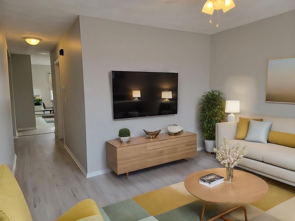 Living Room (virtually staged)