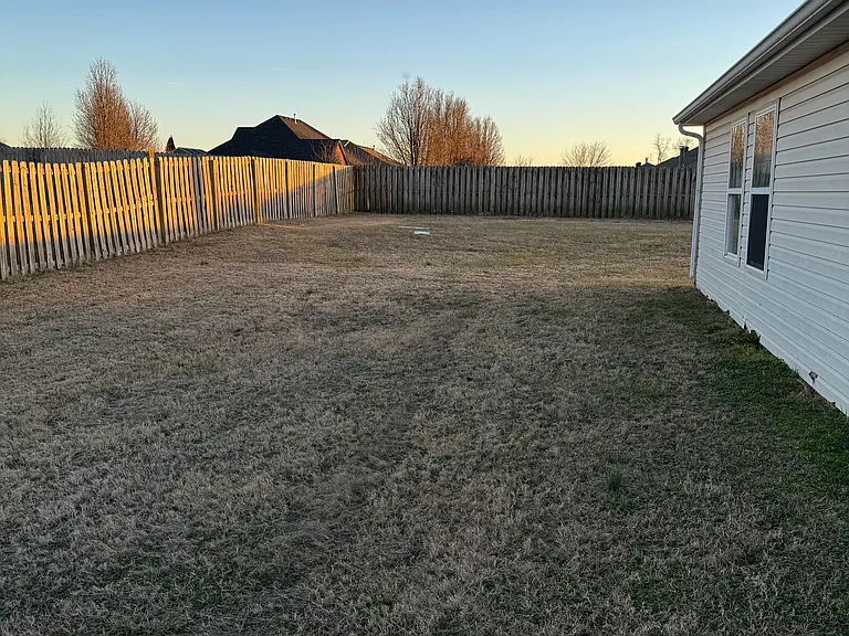 803 SW River Rock St — Photo 10
