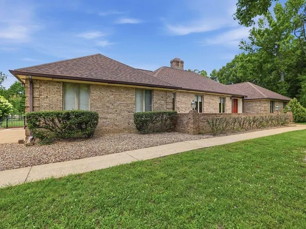 9031 Brow Lake Rd, Soddy Daisy, TN 37379