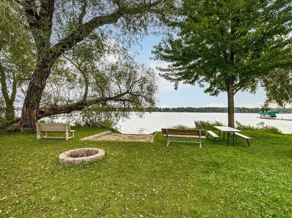 5282 Lake Beach Ct W, Shoreview, MN 55126