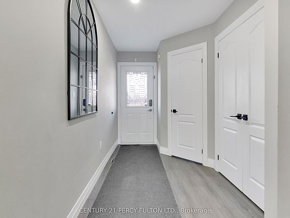 4th image of 19 Odessa Cres
