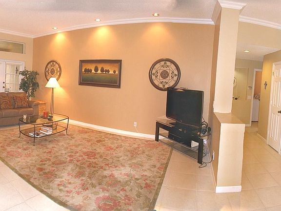 4th image of 4472 Fox Glove Ln
