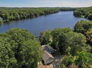 98 Gladding Ln, Sturbridge, MA 01518