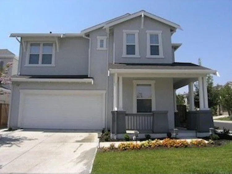 2202 S Donovan Way