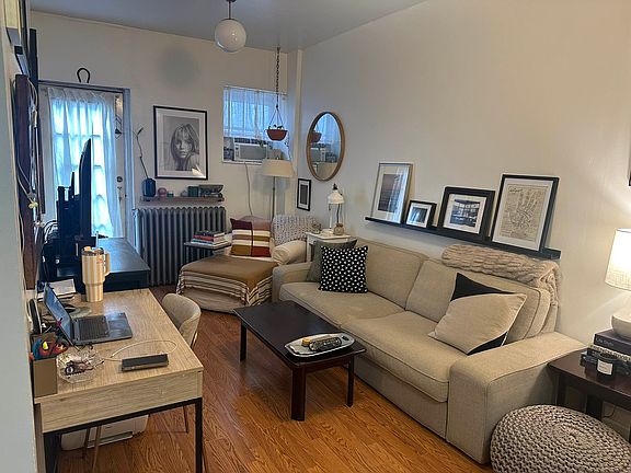 2nd image of 135 Montrose Ave APT 1B