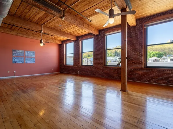 1 Envelope Ter Unit 202, Worcester, MA 01604