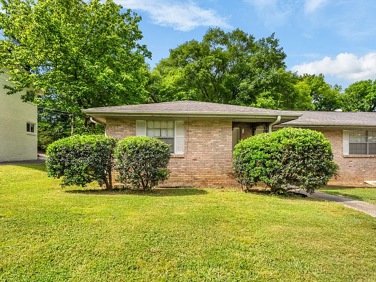 7166 Holland Ln — Photo 2