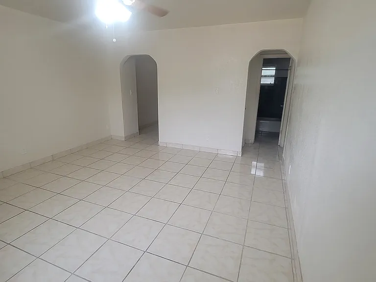 733 Curtiss Pkwy #7 — Photo 6