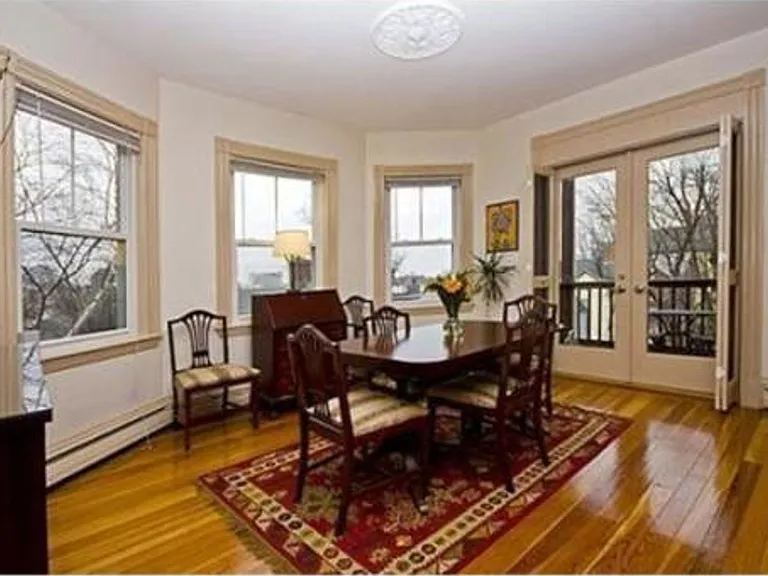 18 Sunset St #3 — Photo 5