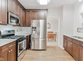 8020 Sandorn Dr, Roswell, GA 30075