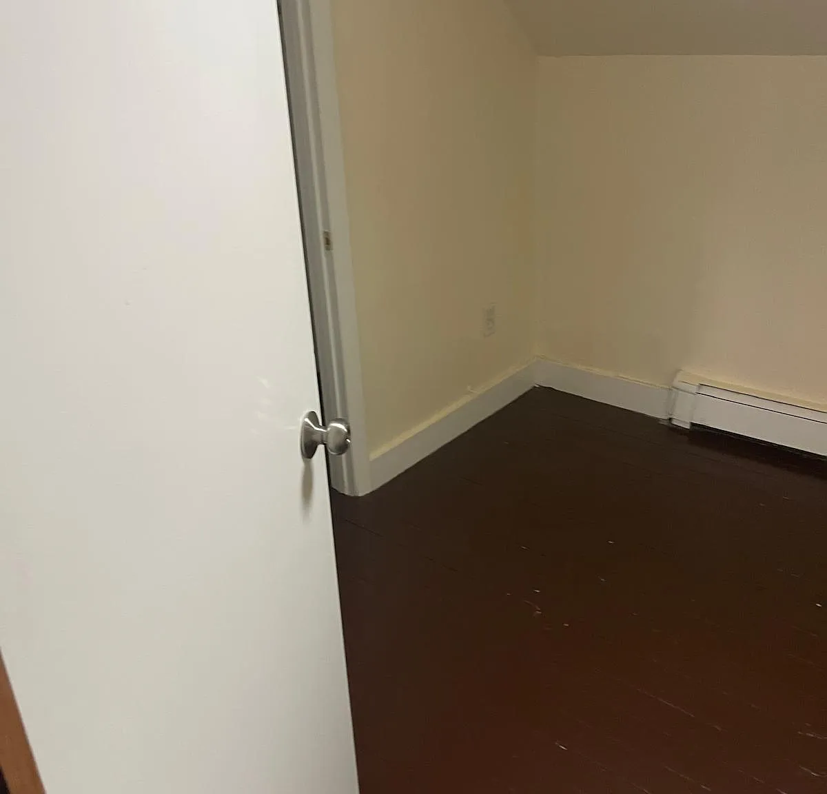 2 bed, 900 sqft, $1,800 — Photo 1