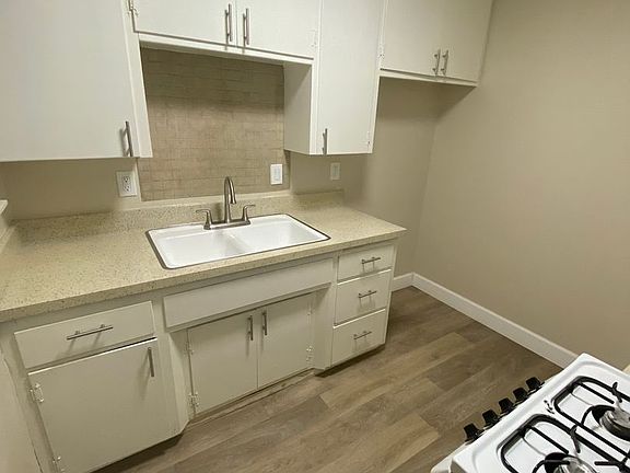 3rd image of 6430 Crescent Ave #11