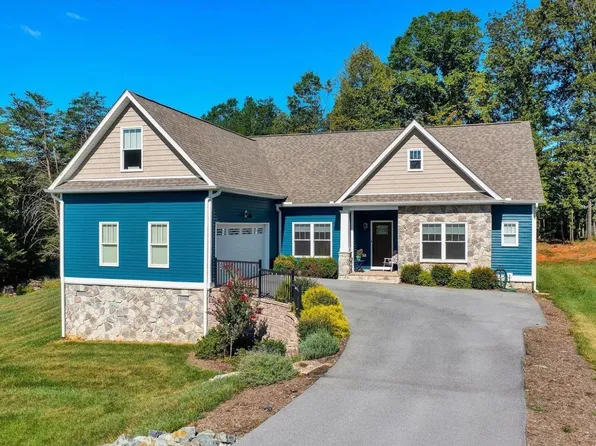 360 Bermuda Dr, Hardy, VA 24101