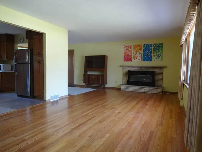 5033 Regent St — Photo 4