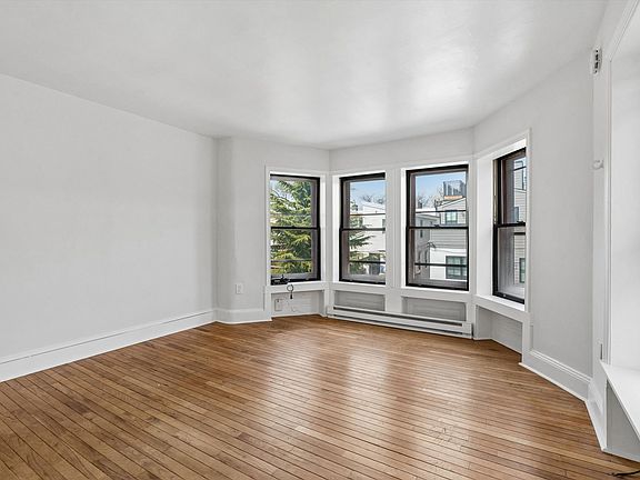 2nd image of 2105 Green St #31R