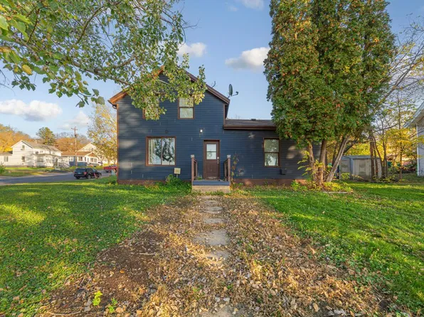 127 N 2nd St, Le Sueur, MN 56058