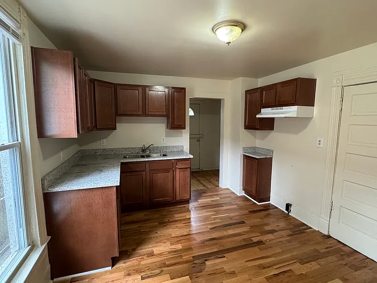 821 S 36th St — Photo 3