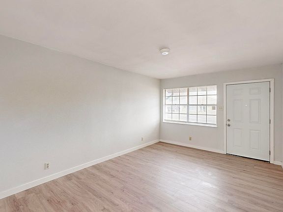 4th image of 1208 S Benton St