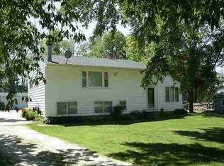 3150 E Shaulis Rd, Waterloo, IA 50702