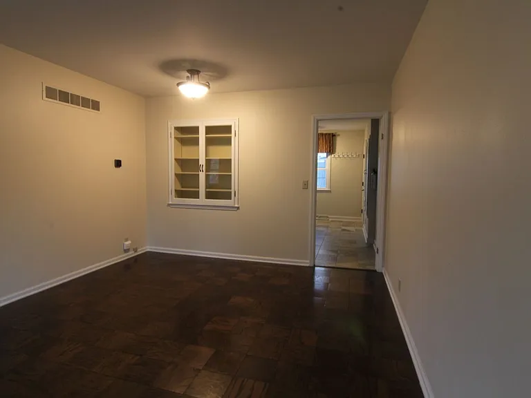853 Thackeray Trl — Photo 16