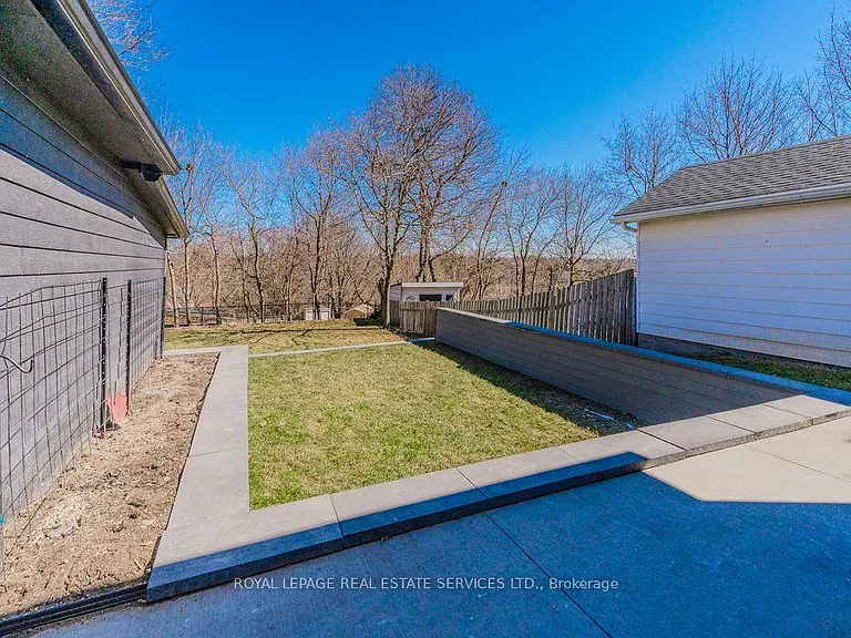 97 Glenmorris St — Photo 44