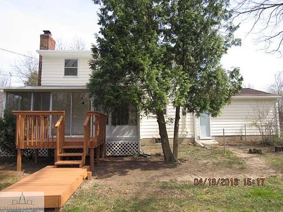 2nd image of 4453 Arbor Dr