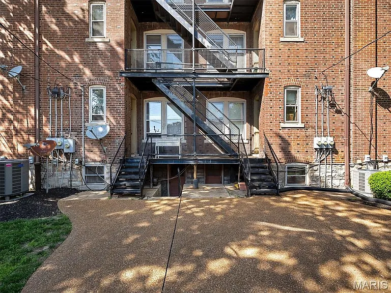 3548 Victor St #2W — Photo 22