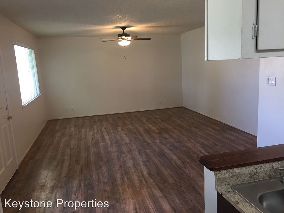 2nd image of 2223 Sylmar Ave APT 1