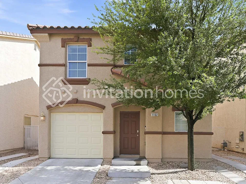 1152 Golden Apple St