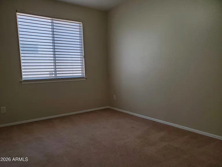 2094 E Oakland St — Photo 18