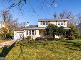 4 Farmhouse Ln, Cherry Hill, NJ 08002