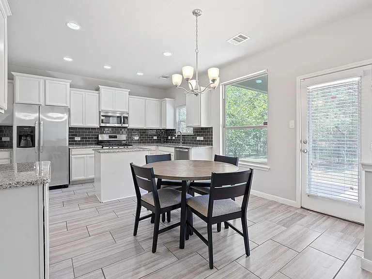 307 Parkside Dr — Photo 7