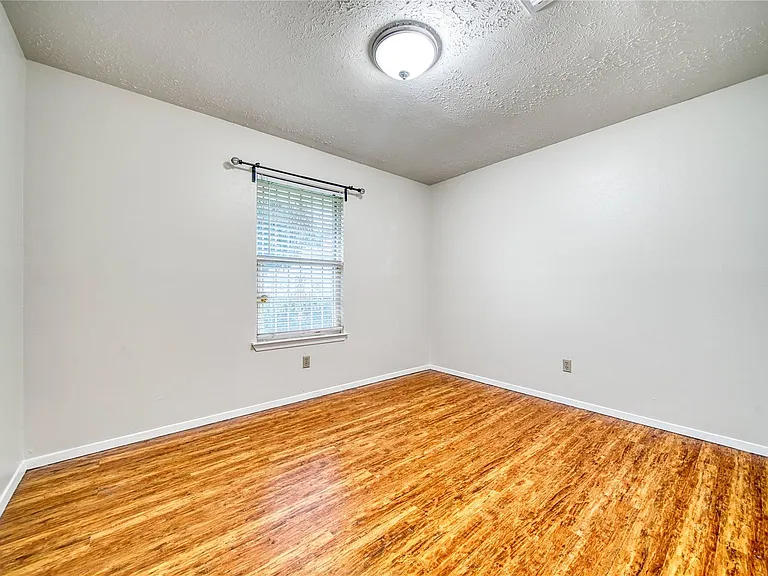 7811 Westbank Ave — Photo 22