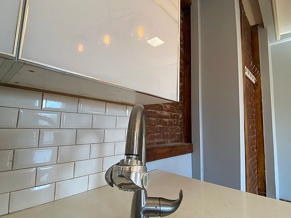5th image of 390 E 23rd St #33