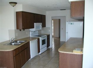1918 SE 45th St, Cape Coral, FL 33904