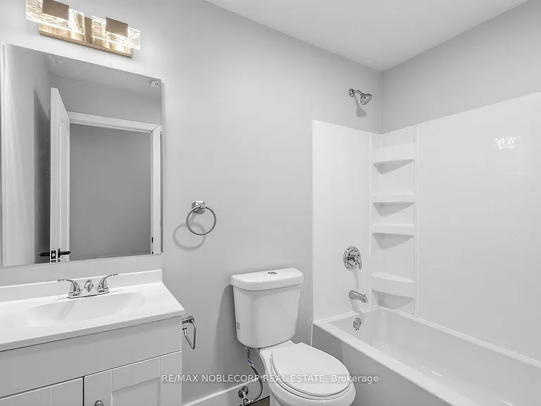 59 Scott Cres #LOWER — Photo 11