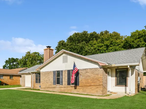 705 Avenue Due Fontaine Bleau, Mary Esther, FL 32569