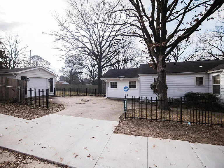 823 N Fillmore St — Photo 16